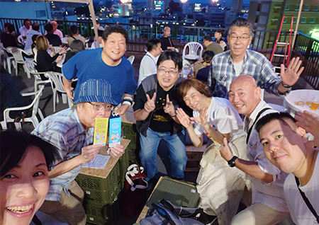 モー太郎とビールと屋上。立ち飲み馬鹿鳴人の夏じまい。